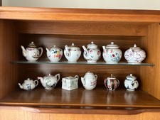 V&A Franklin Mint Full Set of 12 Mini Teapots - COLLECTORS ITEM