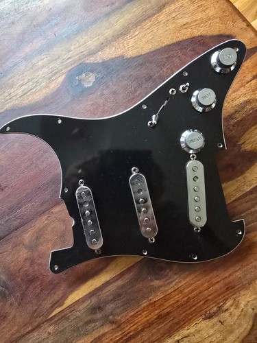 Fender strat loaded - fender,