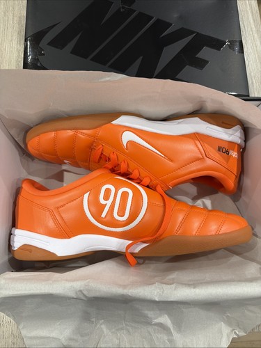Nike total sp - 90, safety