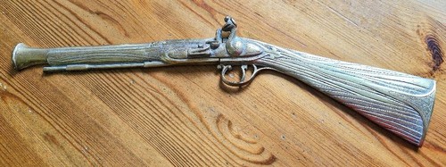 Large vintage brass gun - large, wall