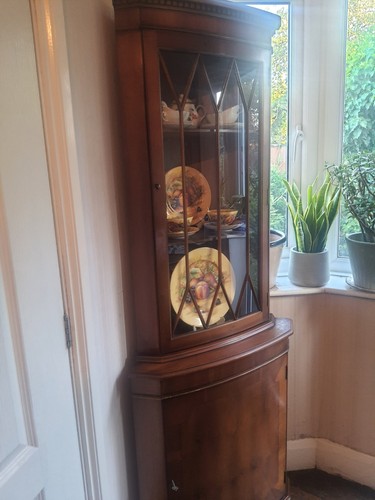 Corner display cabinet - display,