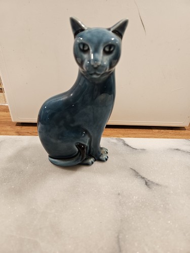 Small blue poole pottery cat - poole,
