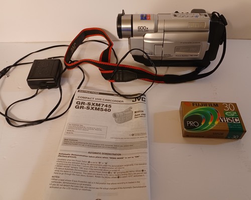 Jvc compact vhs camcorder - jvc,