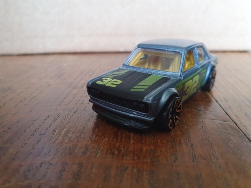 Mattel hot wheels - hot, datsun