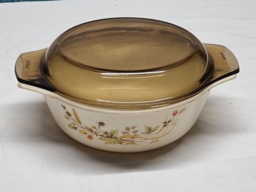 Lit pyrex casserole dish - lit,