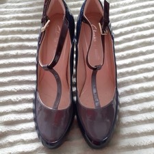 Clarkes Grey, Navy And Brown Patent Leather T Bar Shoes Size 3. Brand New