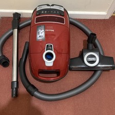 Miele Complete C3 Cat & Dog   Flex -Vacuum Cleaner