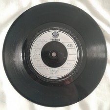 Thin Lizzy - Dancing In The