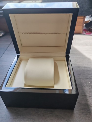 Luxury watch single slot - single,