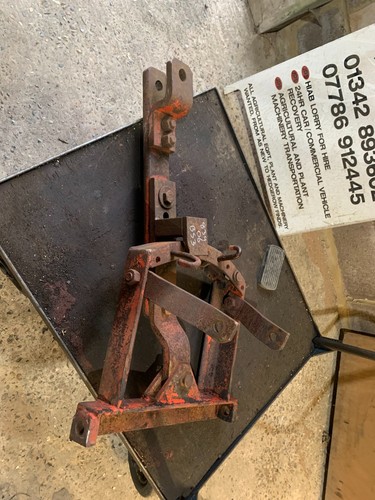 Swinging drawbar assembly x - drawbar,