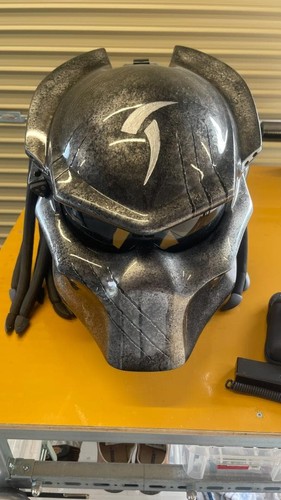 Rezzer predator wolf helmet - predator,