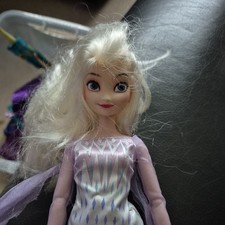 Barbie type Disney Princess Elsa from Frozen 2 - articulated arms and wrists