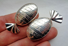 VINTAGE 1999 NOVELTY SOLID SILVER SWEET FORM PILL BOX