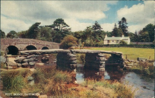 Dartmoor post bridge - post,
