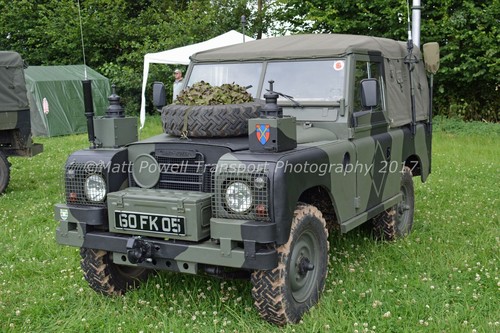 Photo 12x8 landrover - -,