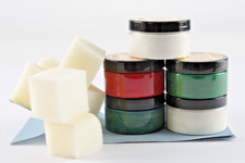 Viva Decor Set of 5 Festive Pots of Chalk Paint, Sponges & Sand Paper - Lot 4424