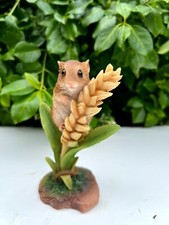 Hotant Harvest Mouse on Wheat