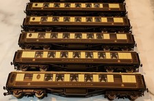 Rake of Hornby Pullman coaches