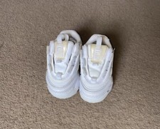 GIRLS WHITE FILA TRAINING SHOES  SIZE UK 5 , EU : 22