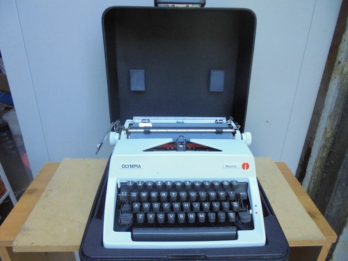 Olympia monica typewriter - olympia,