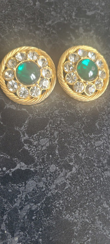 Gold tone clip stud - clip-on,