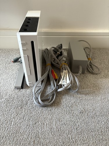 Nintendo wii white console - wii,