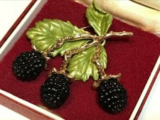 Vintage Art Deco Style Realistic Blackberries Fruit Articulated Brooch Jewellery