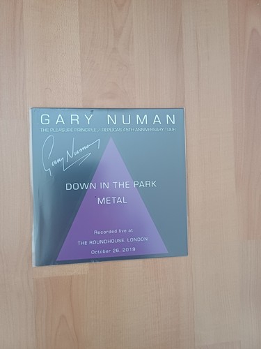 Gary numan hand signed - numan,