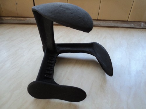Vintage cast iron triple - triple, shoe