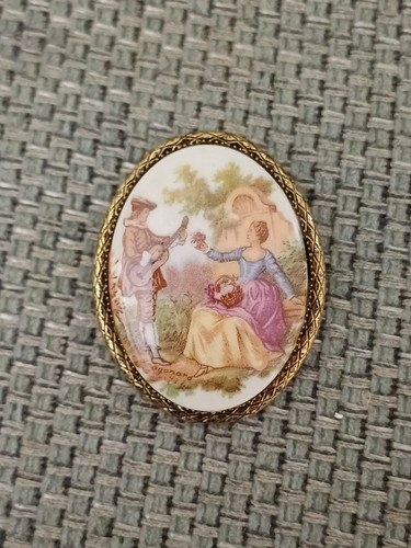 Vintage brooch pendant gold - pendant,