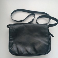 Jobis bag black leather cross body