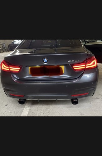 Gloss black carbon fibre - black,