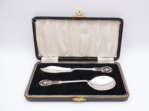 Lovely antique boxed silver - antique,