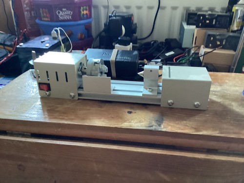 Mini lathe with - proper, chuck!!