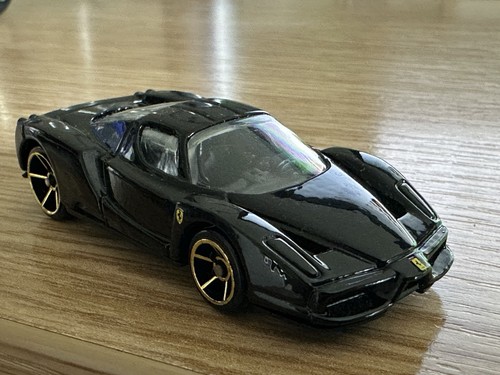 Hot wheels ferrari - wheels, 1:64