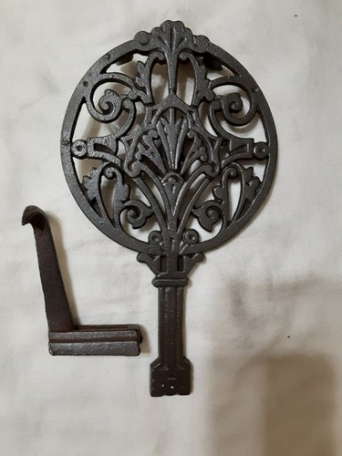 Trivet antique cast iron - trivet,