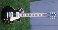 Gibson Les Paul Standard 2009 Ebony Black & Cream + Gibson hard case