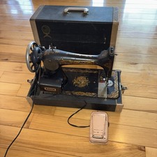 SINGER 1920’s Antique Metal