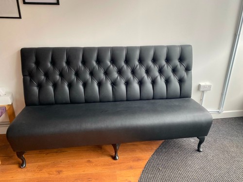 Black button back bench - , sofa