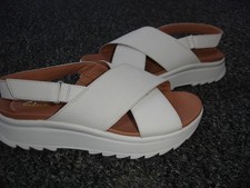 Superb Ladies CLARKS Artison