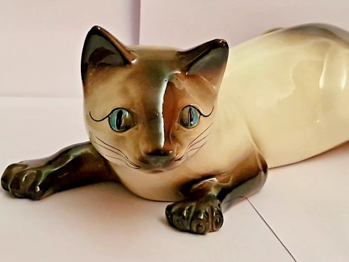 Medium sized ceramic siamese - medium,