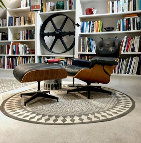 Walnut classic armchair - walnut,