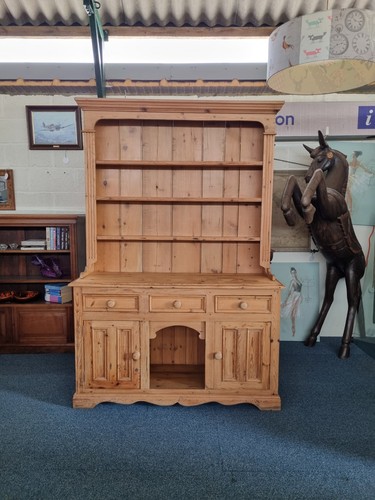 Vintage pine dresser with - pine,