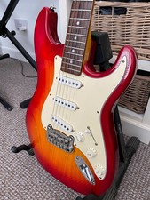 G&L Legacy USA - strat 2004 cheery burst