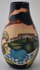 Moorcroft Pottery Vase A Royal Arrival Baby Prince George Windsor Castle