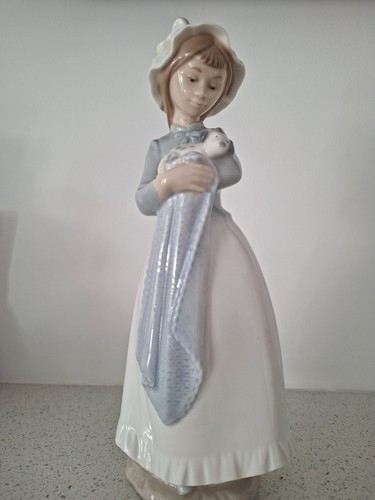 Nao lladro girl - nao, by