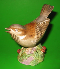 Vintage Royal Worcester Bird Figure in Matt 3236 Sparrow