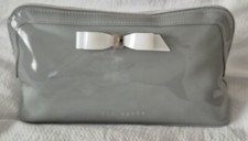 TED BAKER LARGE BOW CAFFARA WASH COSMETIC MAKE UP BAG IN GREY, NWOT.
