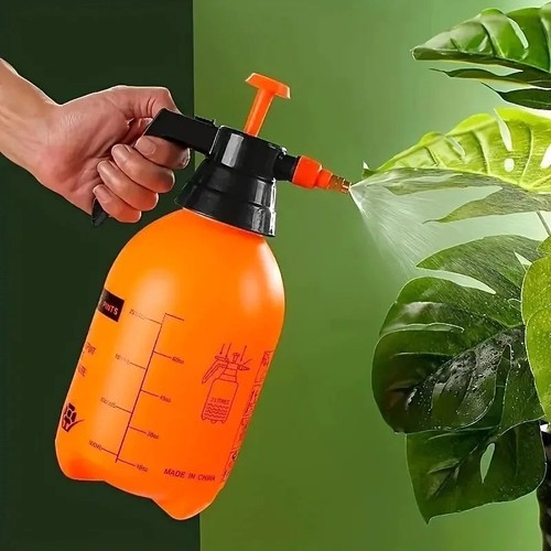 Garden hand pump sprayer - hand,