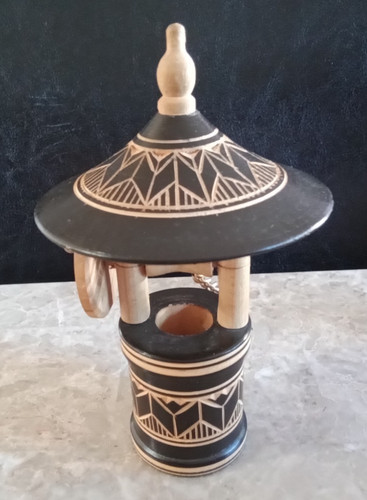 Folk art hand carved - carved, 5.5